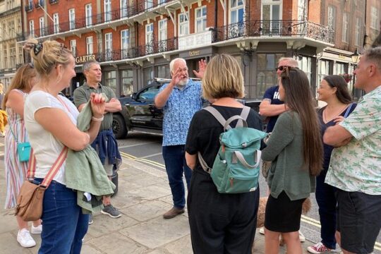 Small Group Walking Tour of Windsor Town