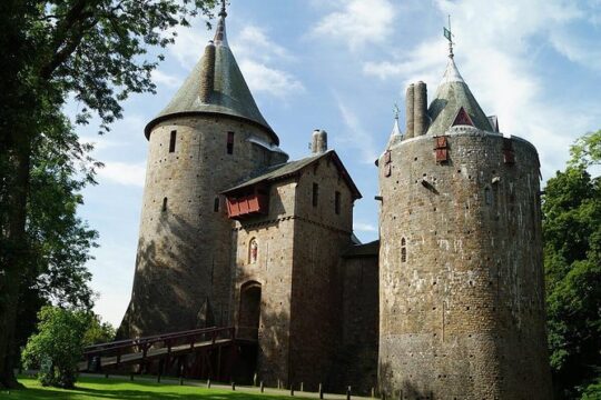 From Cardiff: Three Castles, Welsh Mountains & More Day Tour