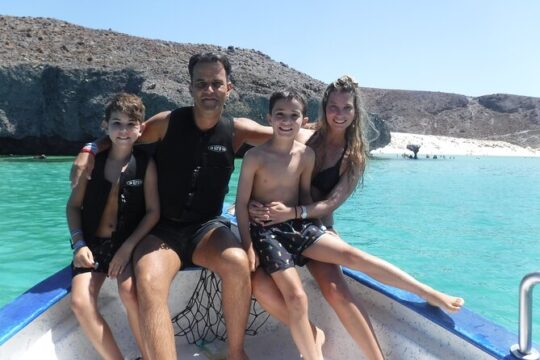 Espiritu Santo Island Combo: Sea Lions and Paddleboard 1 to 6 Private Group