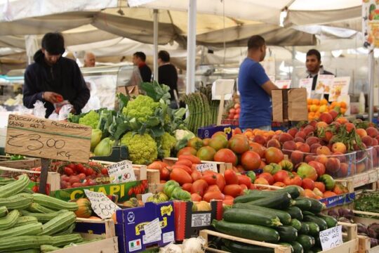 Rome Food Tour with Foodie Guide around Piazza Navona & Trevi Fountain