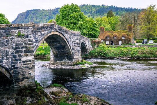 Snowdonia Scenic Drive from Llandudno and Conwy
