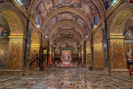 Private guided Malta tour with a professional guide and transport