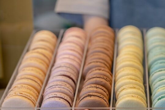 2 Hours Private Sightseeing Tour with Sweet Delights in Le Marais