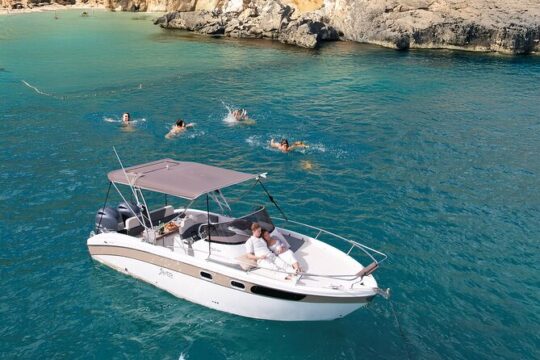 Private Boat Charters in Malta for Families and Friends