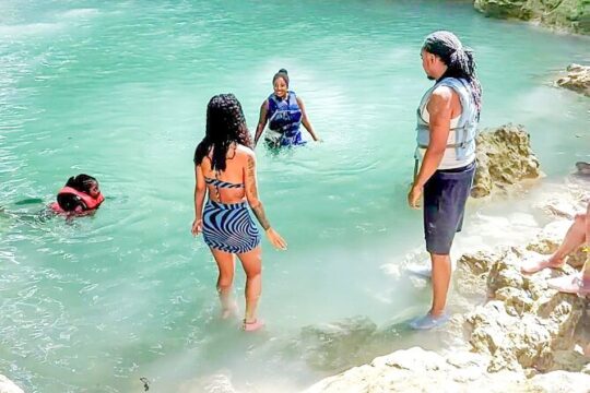 4 Hour Private Tour Blue Hole and Rafting in Ocho Rios