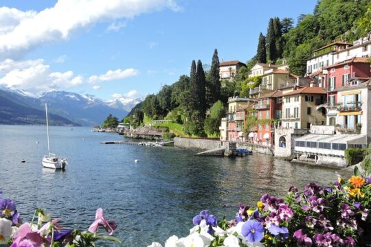 Private Day Trip to Lake Como from Milan with a local