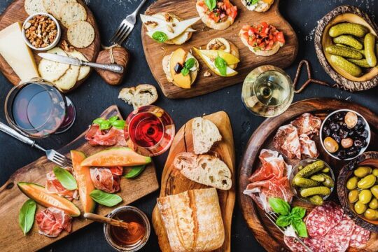Traditional Italian Food and Milan Old Town Private Tour