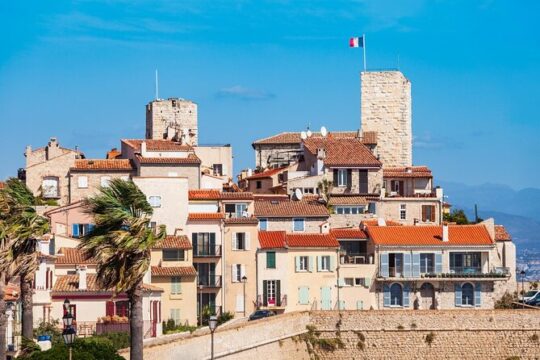 Explore Antibes in 60 minutes with a Local