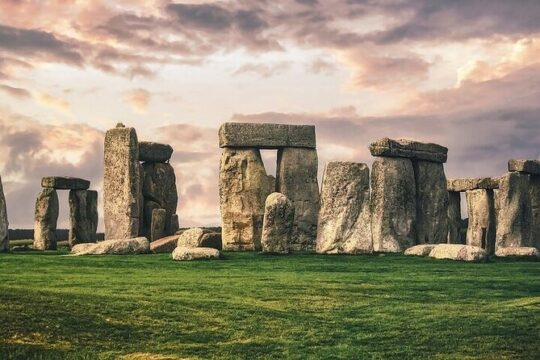 Stonehenge Bath Private Full Day Tour from London