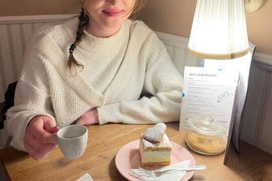 Bratislava: Old Town Cake Tasting Experience