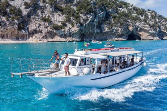 Cala Gonone Motorboat Trip in Gulf of Orosei with Lunch