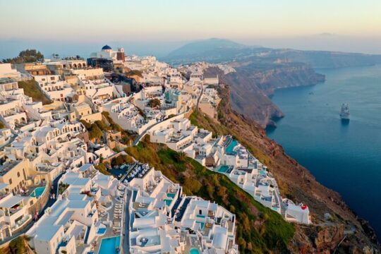 Small Group Panoramic Tour Pyrgos, Imerovigli and Oia Villages