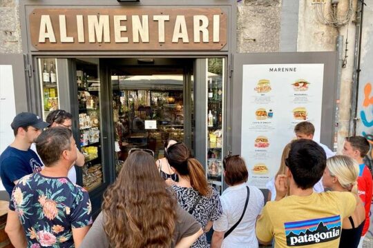 Eating Naples Street Food Tour with Guided Tasting and Sightseeing