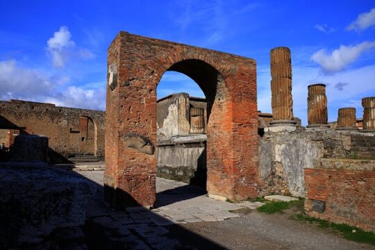 Private Skip the Line Tour of Pompeii with a Guide Expert in Archeology