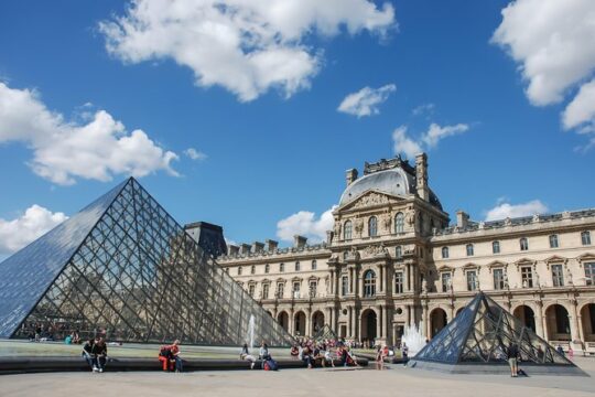 Guided Tour of the Louvre Museum with Orsay Museum Ticket