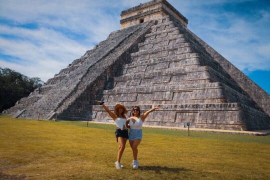 Visit Chichen Itza Cenote Valladolid and Food from Tulum