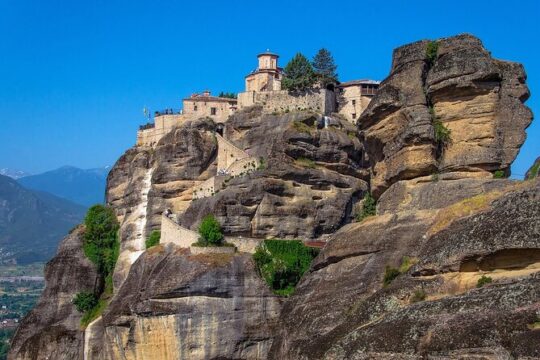2 Days Private Tour from Athens to Delphi and Meteora
