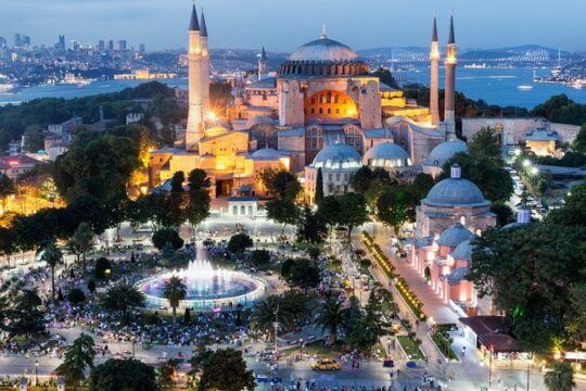 9 Day Istanbul and Cappadocia Tour by Public Bus