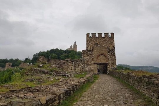 Day Trip from Bucharest to Veliko Tarnovo Bulgaria