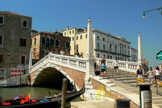 Guided Tour of the Jewish Ghetto in Venice with Cannaregio & Synagogues Visit