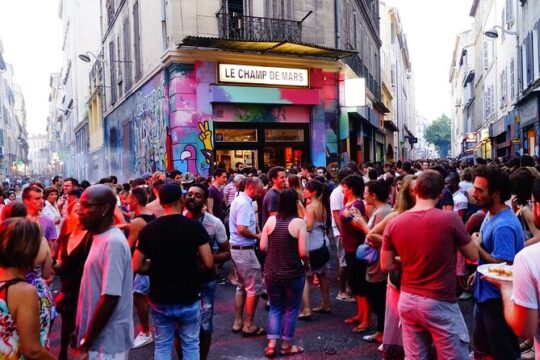 Noailles: a mixed neighborhood and its exotic market