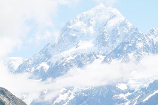 Mount Cook Private Day Tour through Lake Tekapo from Christchurch