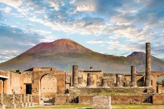 Private Day Tour to the Ruins of Pompeii and Vesuvius