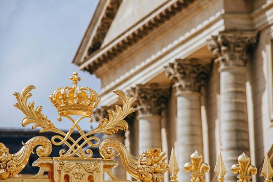 Photoshoot at the Palace of Versailles: A Royal Experience