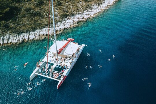 From Split Catamaran tour Golden Horn & Brač with Food and Drinks