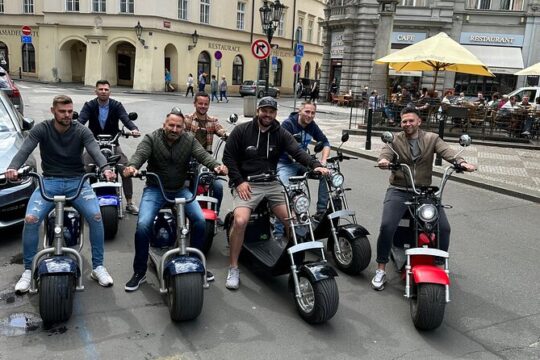 Private live guided E-scooter Tour in Prague: 2 hours