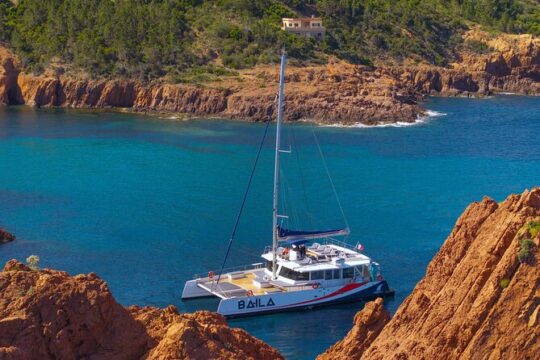 Day with Meals in the Lerin Islands in Maxi Cata Saint Raphael