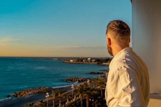 Photoshoot at Promenade des Anglais Capturing Coastal Elegance