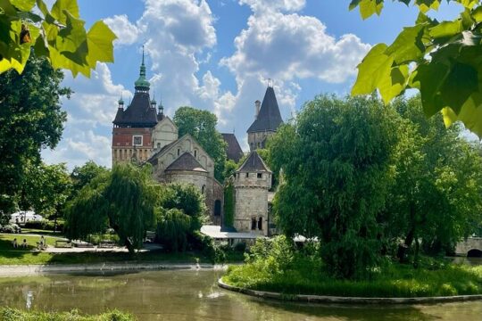 Discovering Budapest's hot pools and heroes: a self-guided audio tour