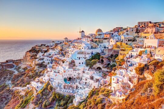 Enjoy the most popular destinations of Santorini Private half-day tour