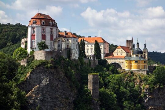 All seasons Baltic tour 21 days from Warsaw; Medieval towns and Teutonic castles