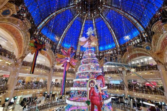 Parisian luxury, between rhinestones and sequins