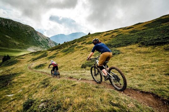 E mountain bike tour