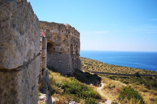 Between towers and forts: tour to the hill of Sant'Elia