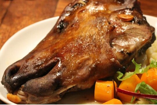 Luxury Icelandic Home-Cooked Meal Experience