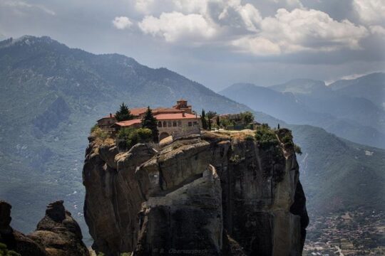 Meteora, Monasteries And Battle of Thermopylae Private Tour From Athens