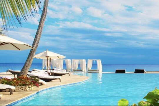 Shore Excursion: Viva Wyndham Resort For The Day With Unlimited Food & Drinks