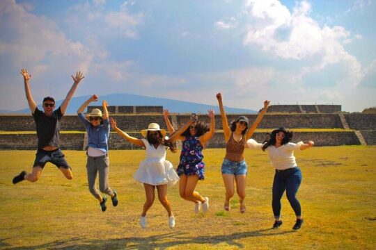 Teotihuacan with a Local