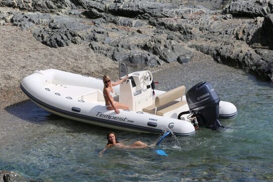 Rental Capelli Tempest 530 max. 6 people 40hp