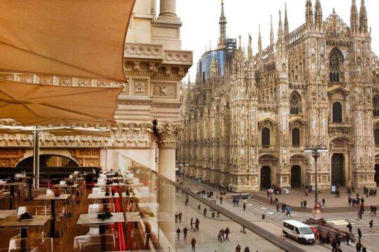 AC Milan: Skip-the-line Duomo and Italian breakfast with Duomo View