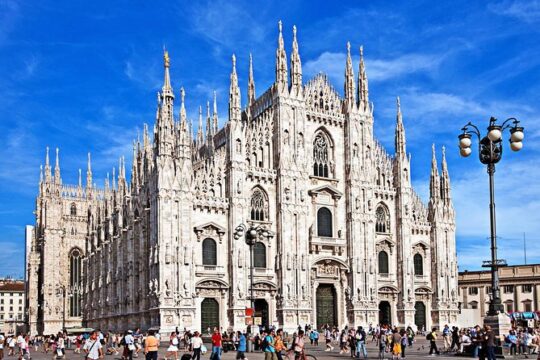 Milan City Center Walking Tour with Local Guide & Fast Entry to Duomo Cathedral
