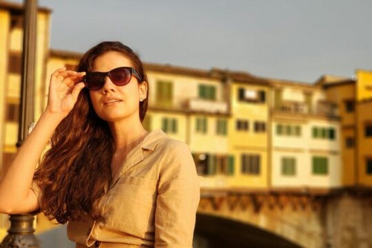 Artistry and Romance: Photoshoot at Ponte Vecchio, Florence