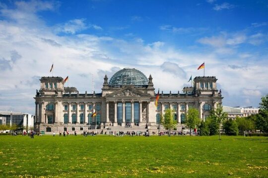 Private Tour: Exploring Berlin Sights by Car with photo stops