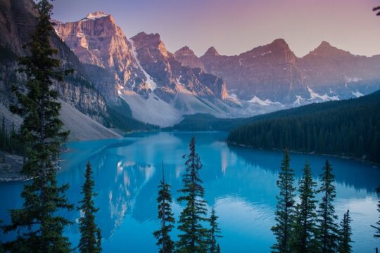 Banff or Canmore: Shuttle to Moraine Lake