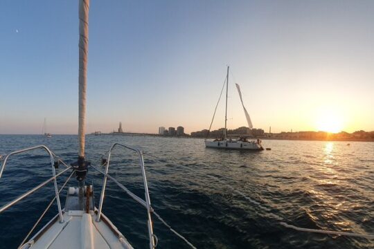Private Boat Tour of Barcelona with Ham and Drinks