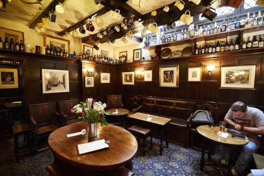 Historic Pubs Tour Ghosts, Ghouls, Gin and Sin